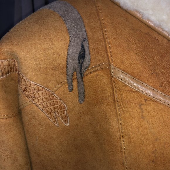 Incredible Vintage Shearling Embroidered Coat/mitt - Picture 6 of 15